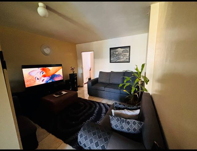 3 BEDROOM APARTMENT FOR SALE IN SUNNYSIDE